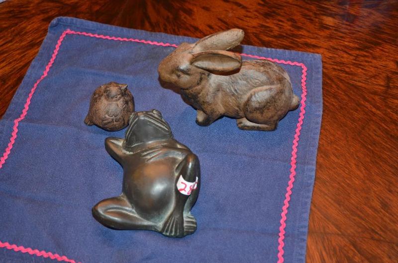 lot 286 image: Iron frog, rabbit 7" long , bird...