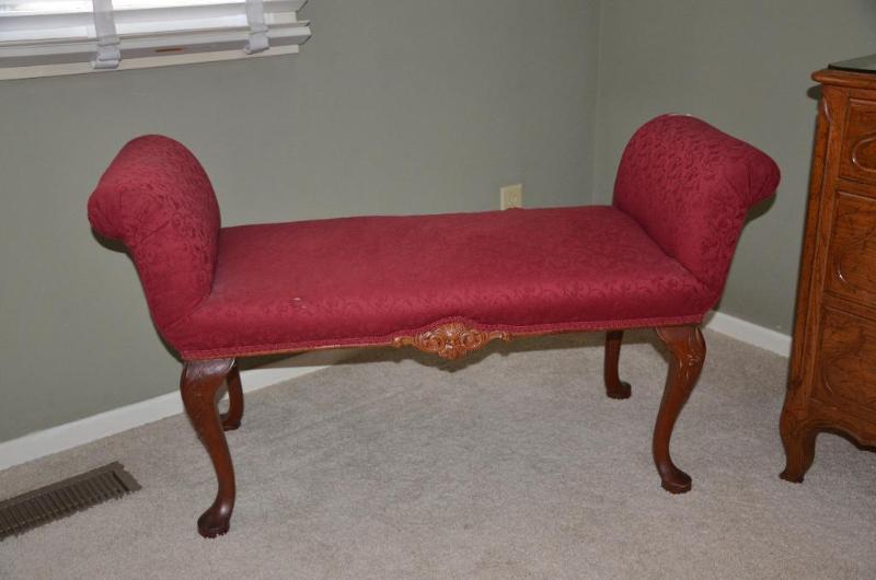 lot 41 image: Sitting bench 45" long...