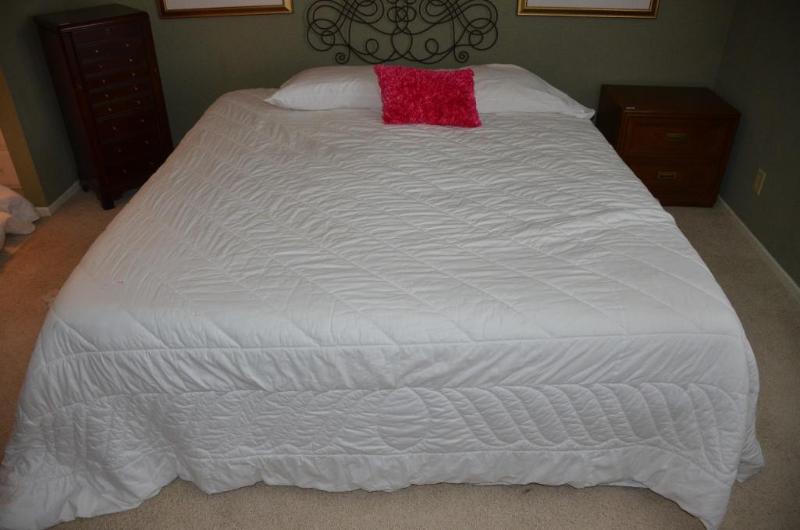 lot 42 image: Bed Frame. Select Comfort Ultra Series adjust...