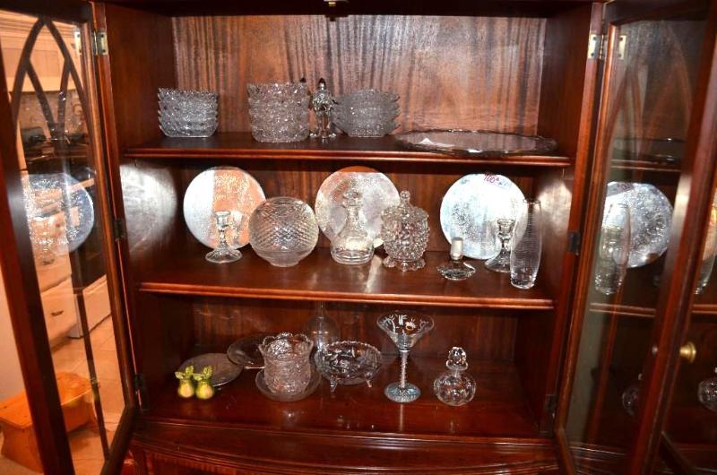 lot 50B image: Daisey & Button Large collection