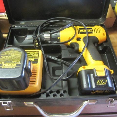 lot 10 image: DeWalt Cordless Drill