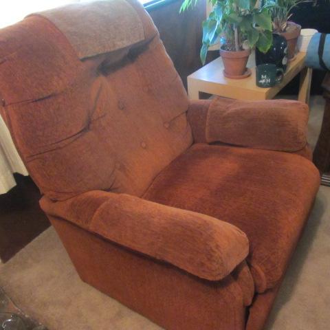 lot 111 image: Large recliner