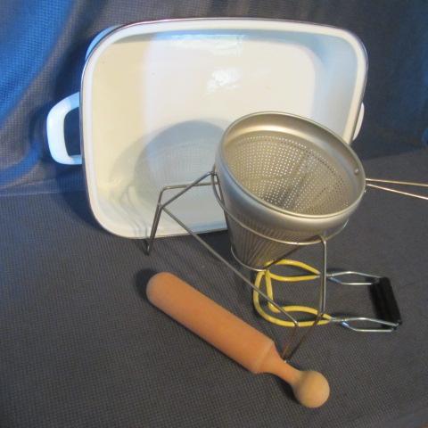 lot 118 image: Lasagna Pan, Food Mill