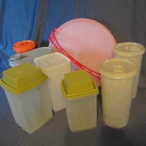 lot 127 image: Tupperware