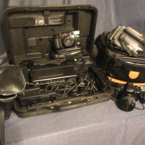 lot 149 image: Vintage Video, 35mm Cameras