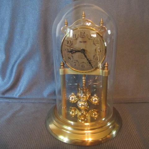 lot 153 image: West German Anniversary Clock