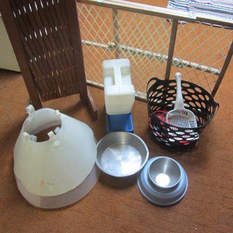 lot 172 image: Pet Bowls, Dispensers, Gates