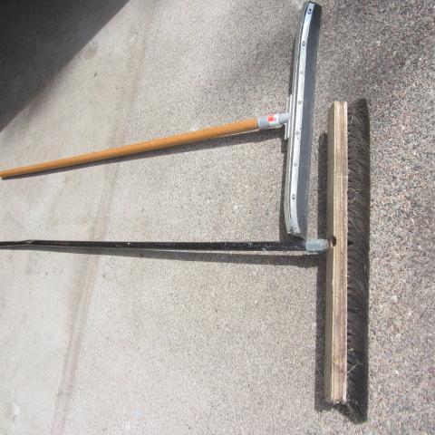 lot 34 image: Shop Broom, Squeegee
