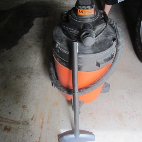 lot 47 image: Shop Vac with Blower