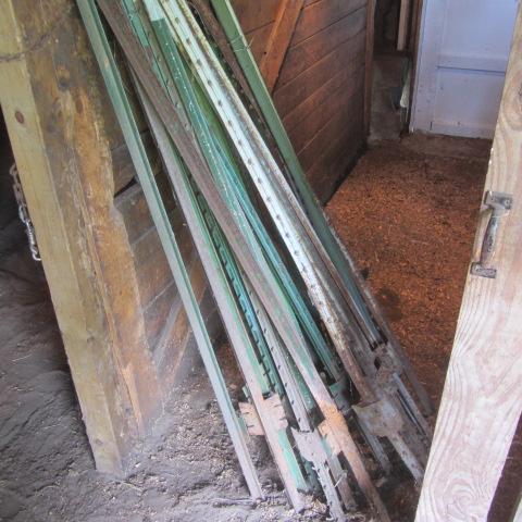 lot 51 image: Steel T-Posts