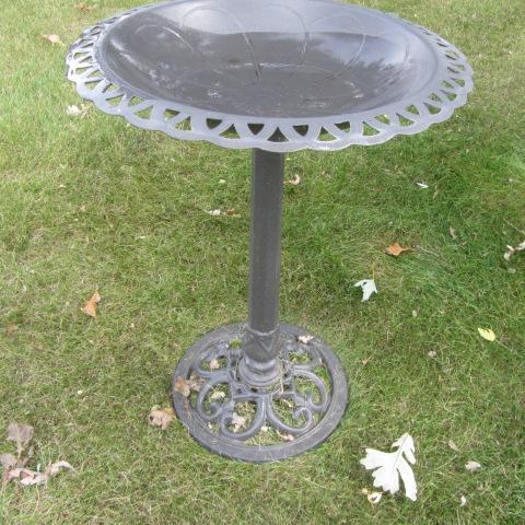 lot 73 image: Metal Bird Bath