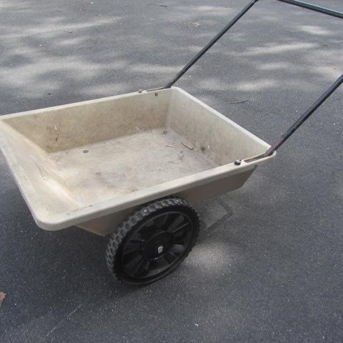 lot 76 image: Lawn Cart