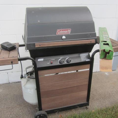 lot 9 image: Coleman BBQ Grill