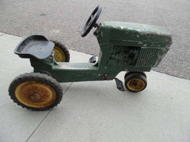 John Deere Pedal Tractor