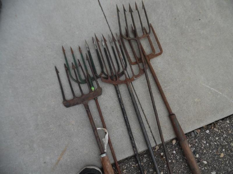 Ice Fishing Spears