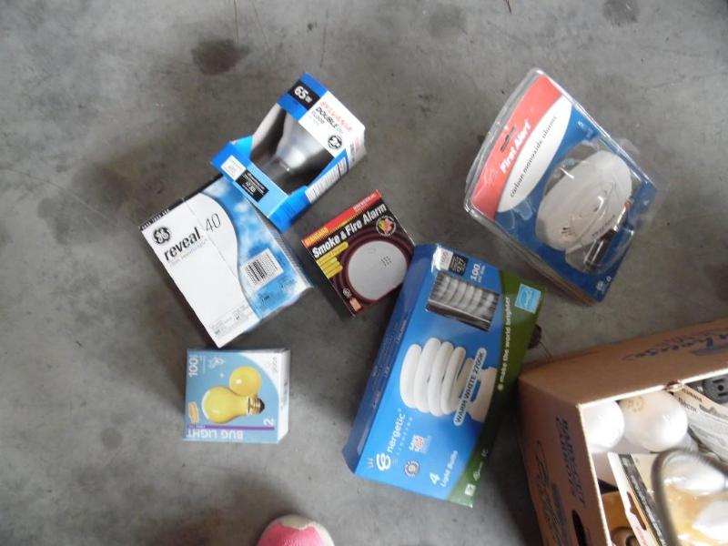 Light bulbs and smoke alarm