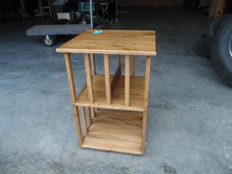 Swivel shelf