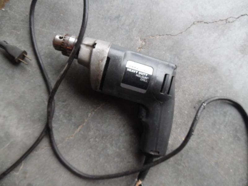 Black Decker holgun drill We Sell Your Stuff Inc. Auction 214