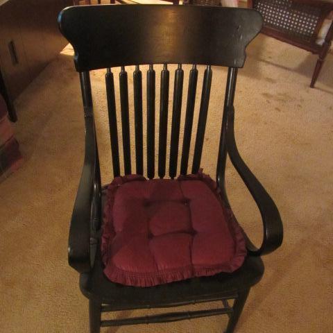 lot 10 image: Antique Slatback Chair
