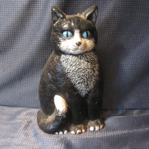 lot 111 image: Cast Iron Cat Door Stop