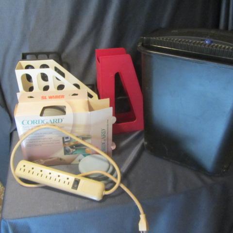 lot 122 image: Paper Shredder, Cord Guard