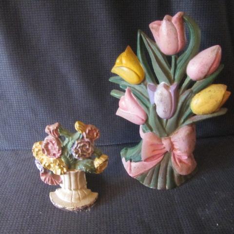 lot 14 image: Cast Iron Door Stops