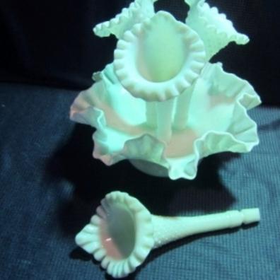 lot 154 image: Milk Glass Epergne