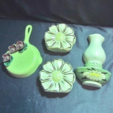 lot 162 image: Vintage Wall Pockets