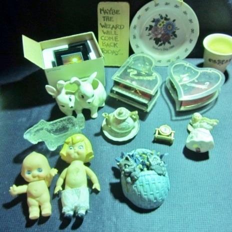 lot 197 image: Music Boxes, Knick Knacks