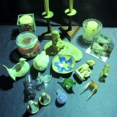 lot 199 image: Candle Holders, Glass Animals