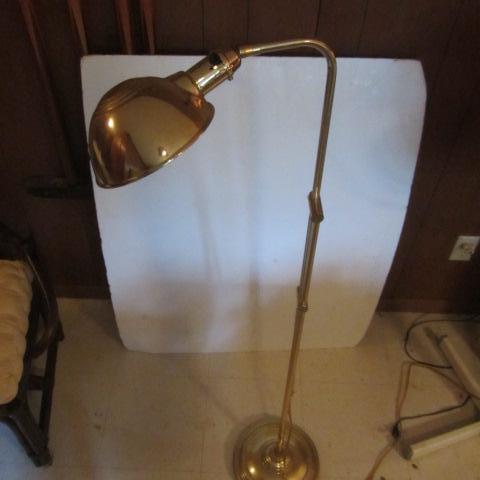 lot 21 image: Pharmacy Floor Lamp