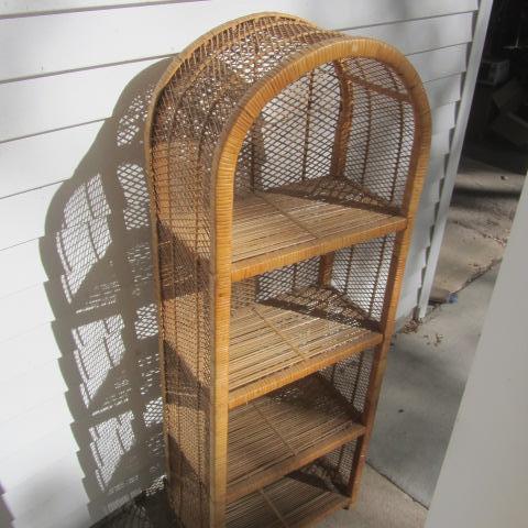 lot 214 image: Woven Reed Stand