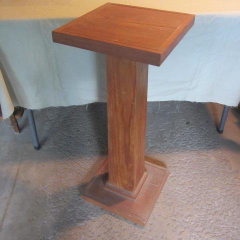 lot 215 image: Wooden Fern Stand