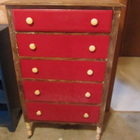 lot 23 image: Antique Highboy Dresser