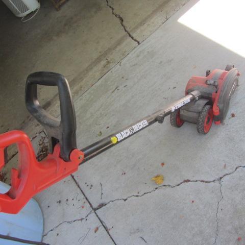 lot 232 image: B&D Edge Hog Trimmer