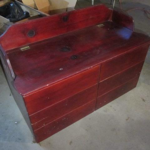 lot 252 image: Wooden Storage Bench