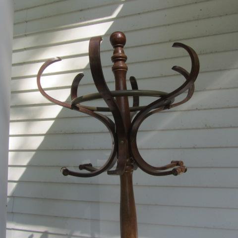 lot 255 image: Bentwood Hall Tree, Vine Basket