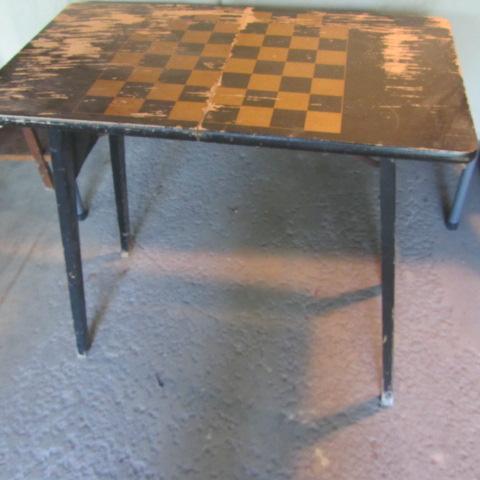 lot 257 image: Ask Howe Folding Table