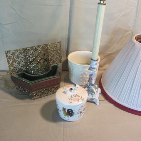 lot 260 image: Retro Ceramic Lamp, Stick Lamp