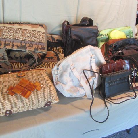 lot 273 image: Ladies Purses & Hand Bags