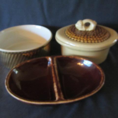 lot 283 image: Bean Crock, Souffl Pan, Nappies