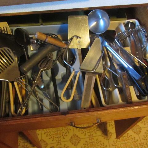 lot 288 image: Cooking Utensils