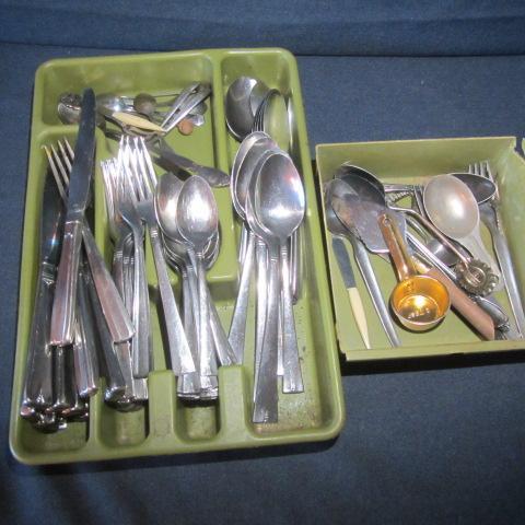 lot 291 image: Flatware, Pickle Forks