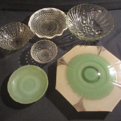 lot 305 image: Cake Stand, Moonstone
