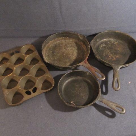 lot 310 image: Cast Iron Wagner Ware & Griswold