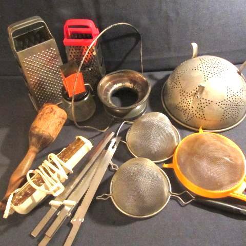 lot 311 image: Star Colander, Graters, Electric Knife