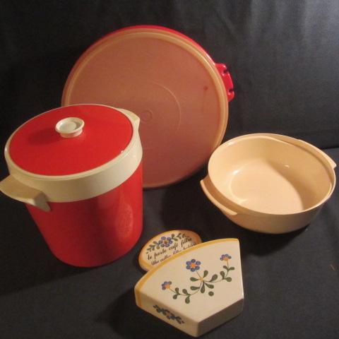lot 312 image: Vintage Coffee Filter Holder, Tupperware