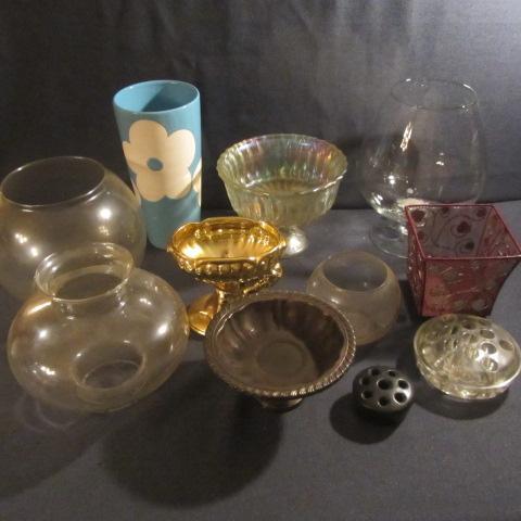 lot 329 image: Flower Holders, Frogs & Vase