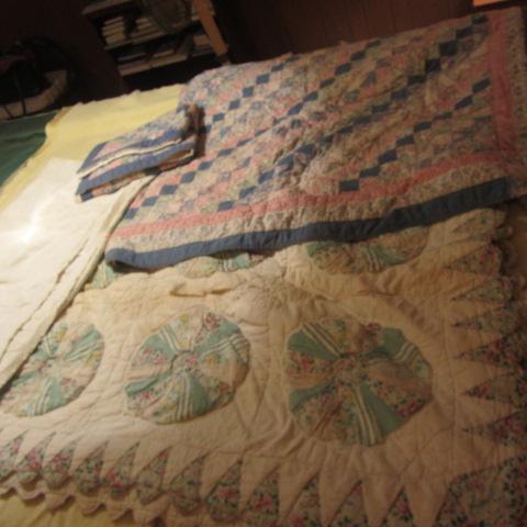 lot 39 image: Cotton Bedspread, Quilts