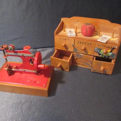 lot 54 image: Childs Sew Machine, Notions Box